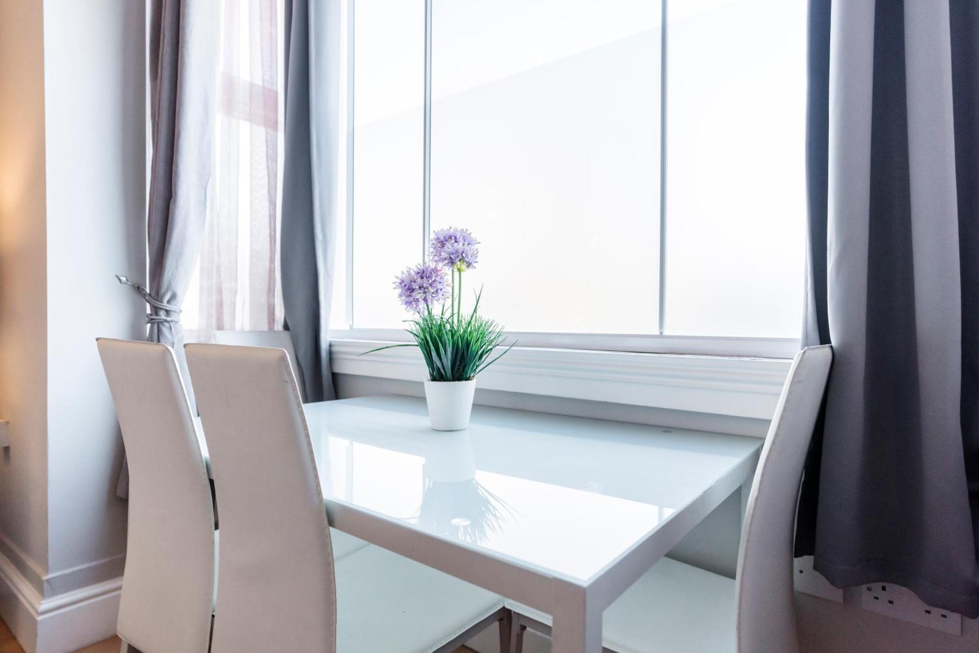 1 Riverside Apartments NWI Dış mekan fotoğraf