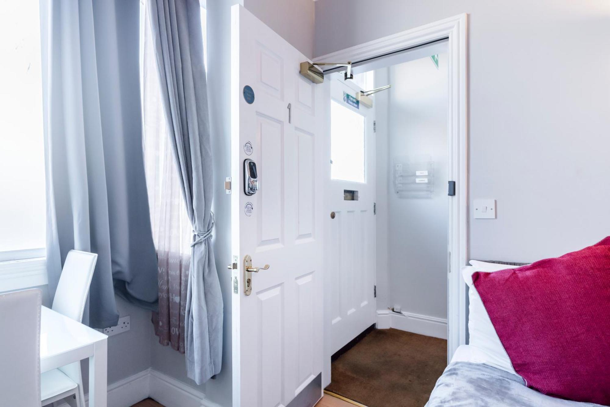 1 Riverside Apartments NWI Dış mekan fotoğraf